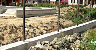 Фундамент под забор заказать в Мичуринске -  заливка фундамента для забора | от 1528 за п.м.